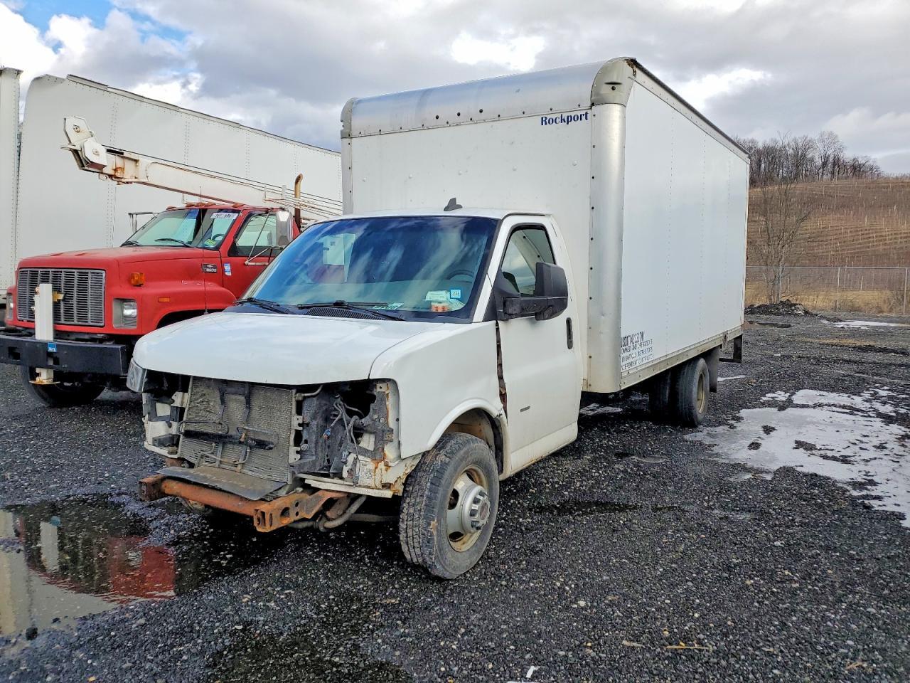 2018 GMC Savana BOX Truck