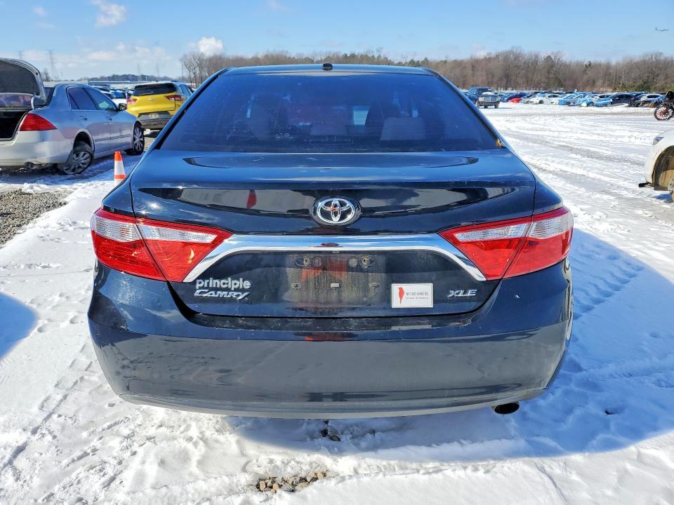 2015 Toyota Camry le