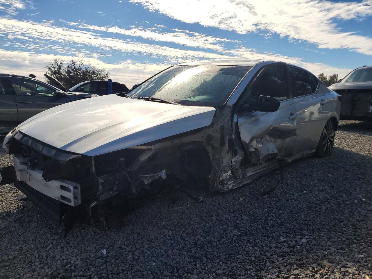 2019 Nissan Altima sr