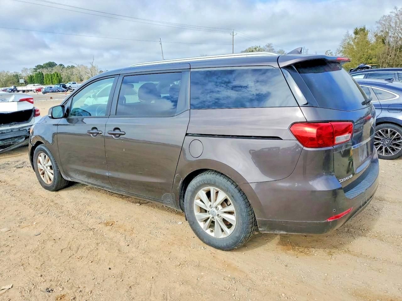 2017 KIA Sedona lx