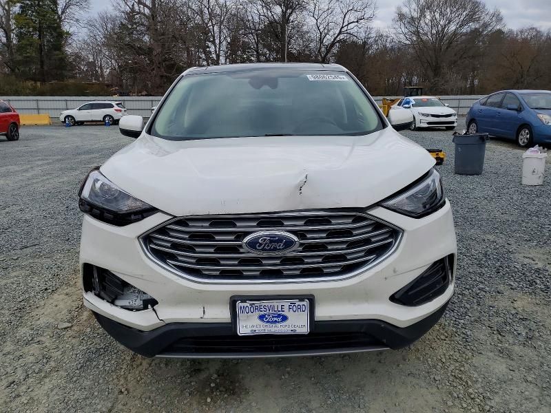 2022 Ford Edge sel