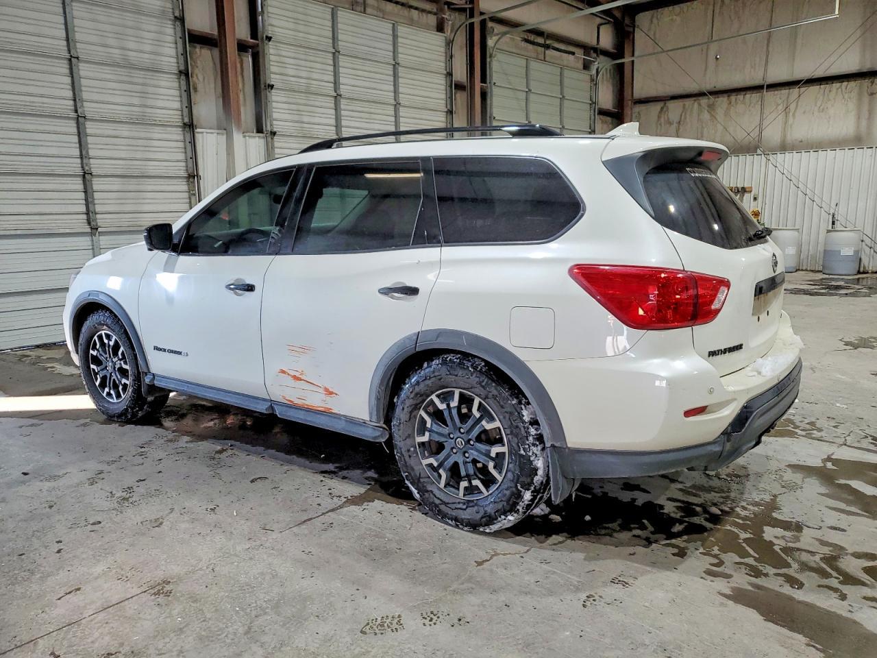 2020 Nissan Pathfinder sl