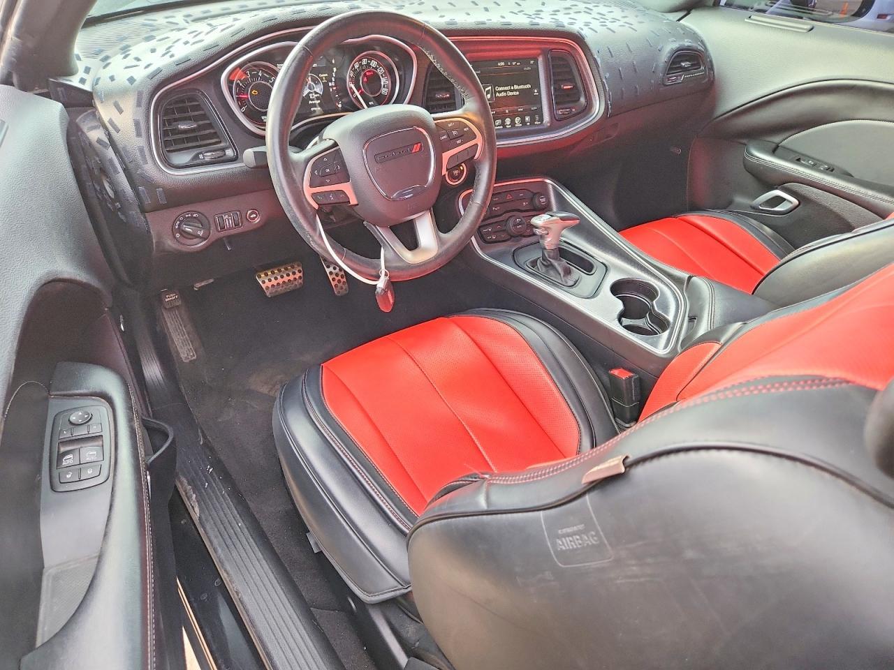2015 Dodge Challenger sxt Plus