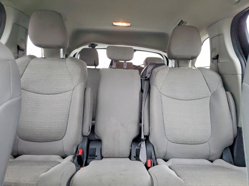 2021 Toyota Sienna le