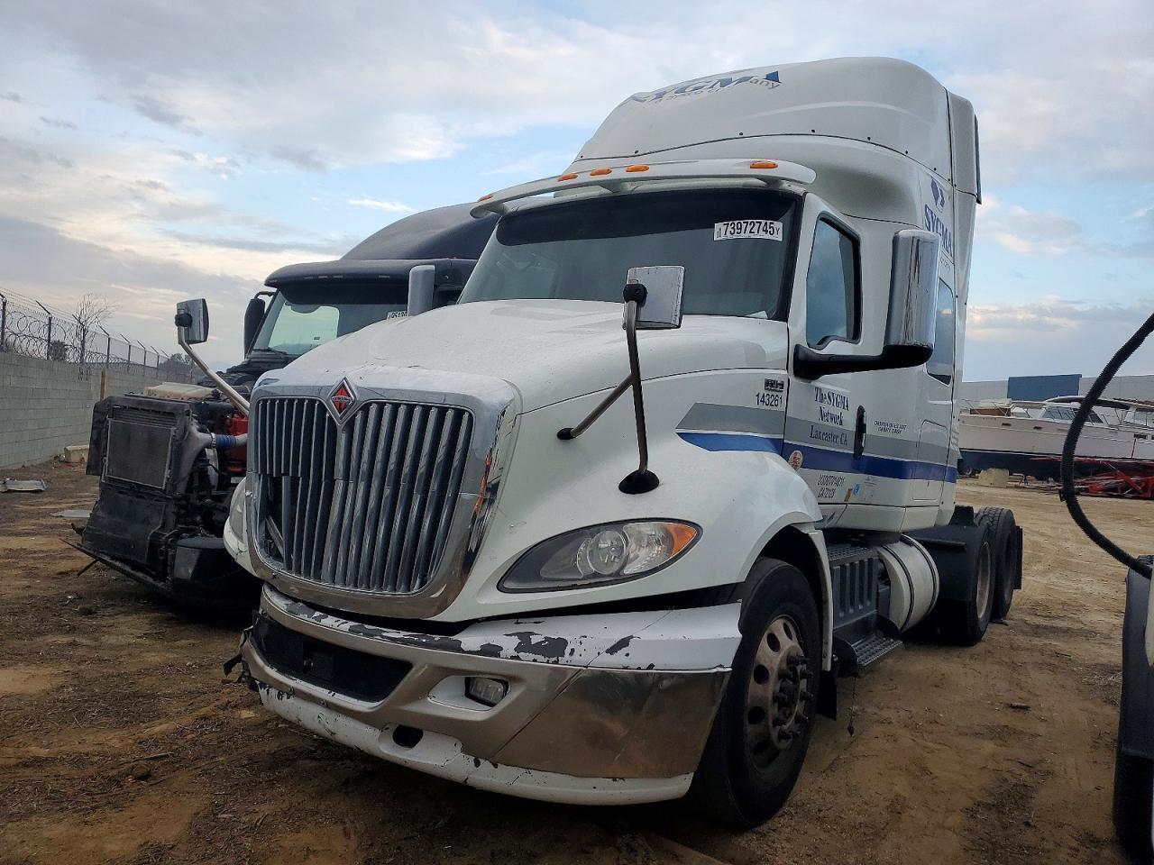 2022 International RH613 Semi Truck