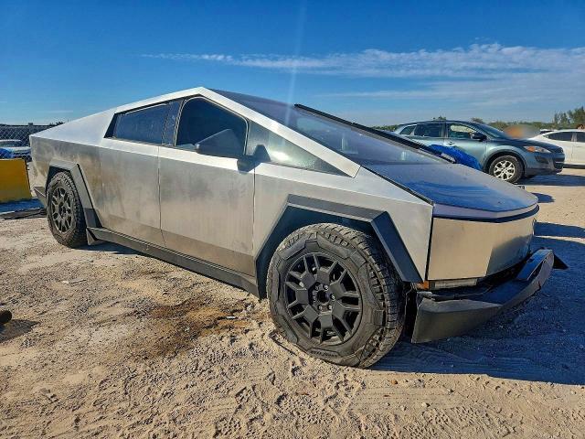 2025 Tesla Cybertruck