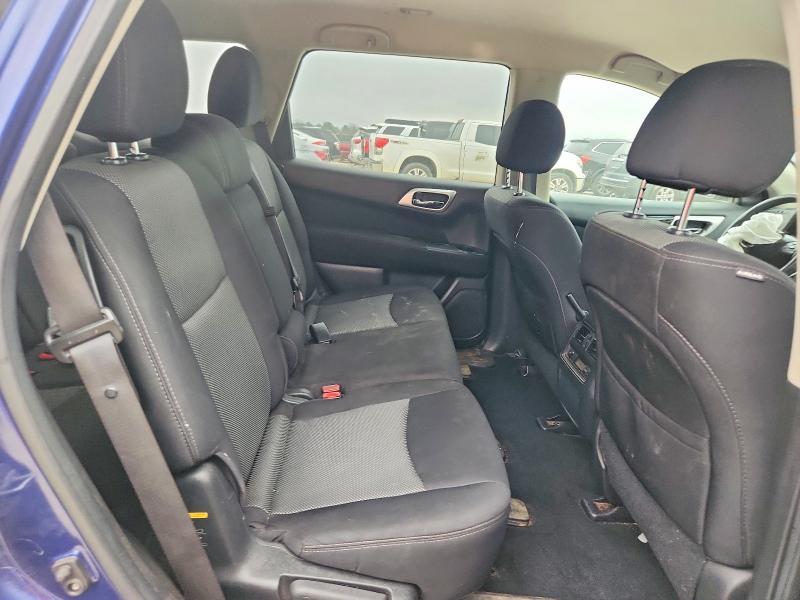 2017 Nissan Pathfinder s