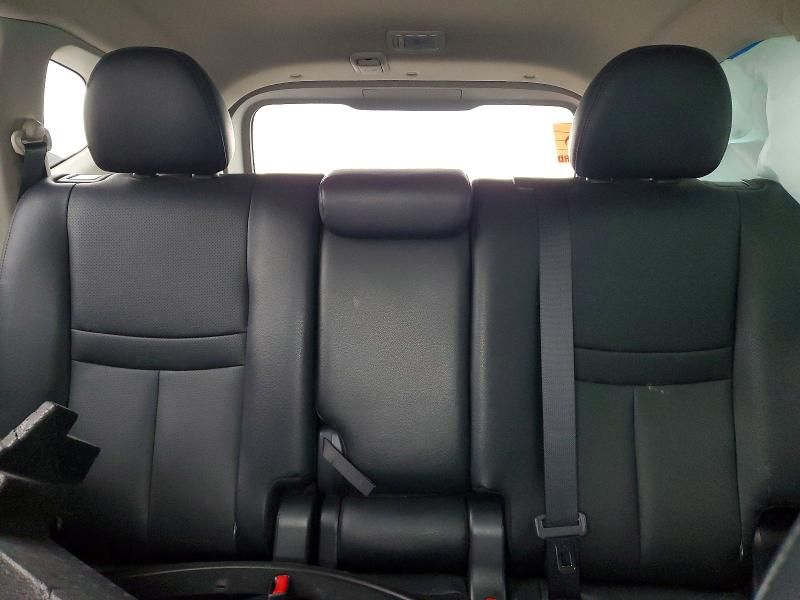 2017 Nissan Rogue sv