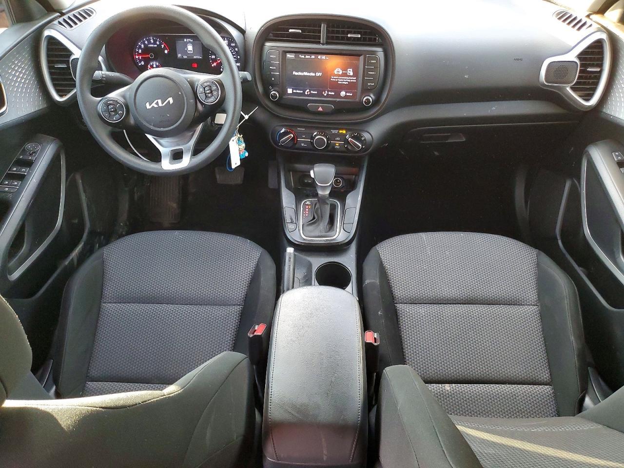 2022 KIA Soul lx