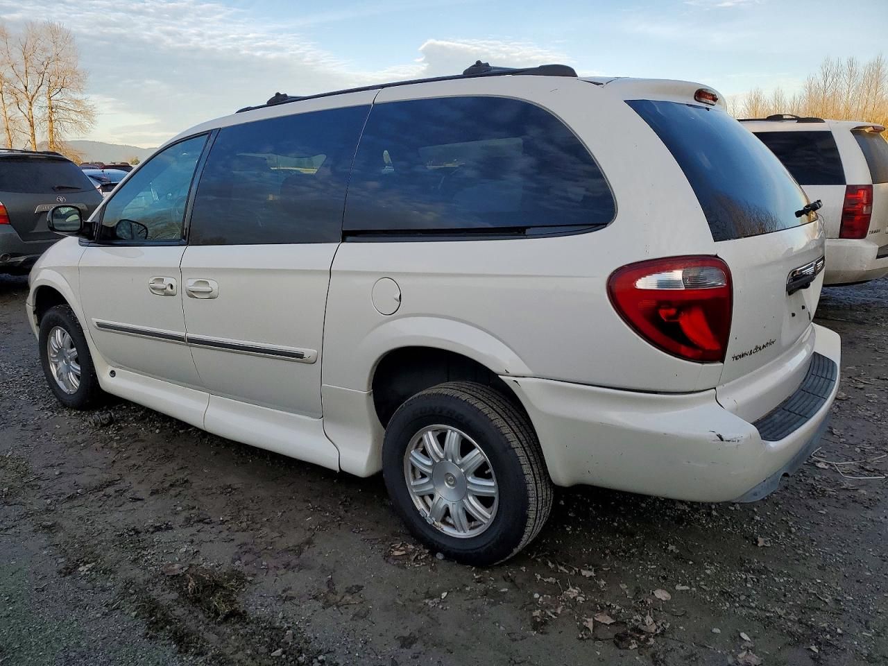 2005 Chrysler Town & Country Touring