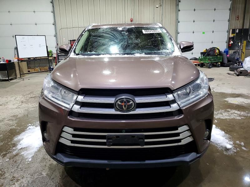 2019 Toyota Highlander se