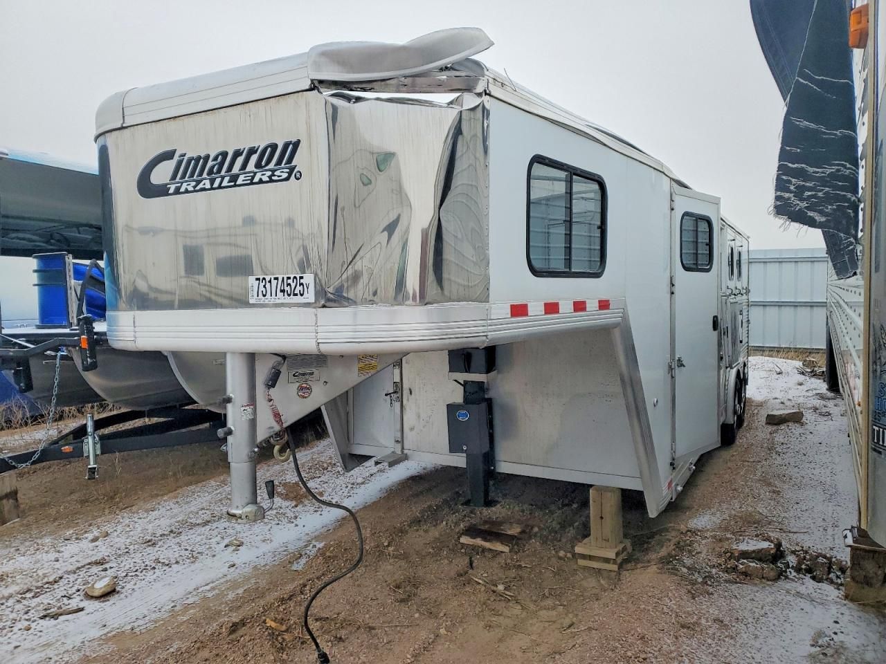 2013 Cimr Trailer-Horse Trailer