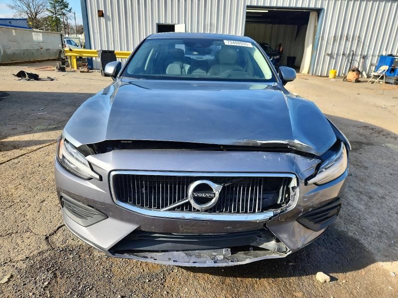 2020 Volvo S60 T5 Momentum