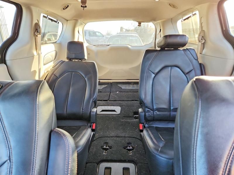 2018 Chrysler Pacifica Touring l