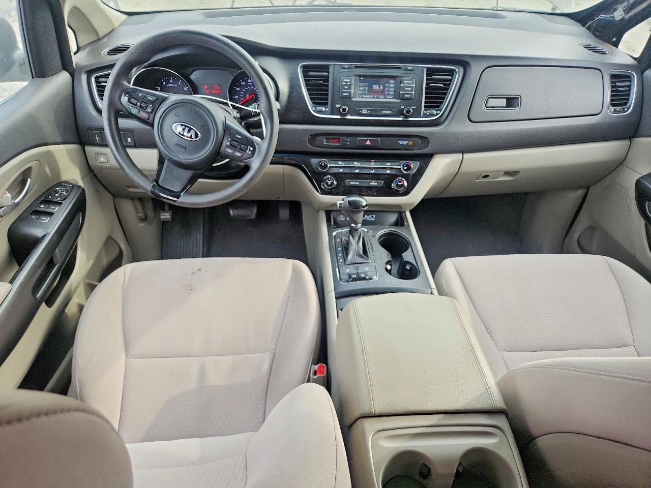2016 KIA Sedona lx