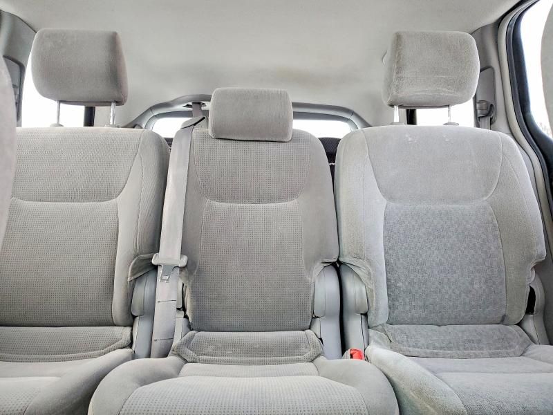 2004 Toyota Sienna ce