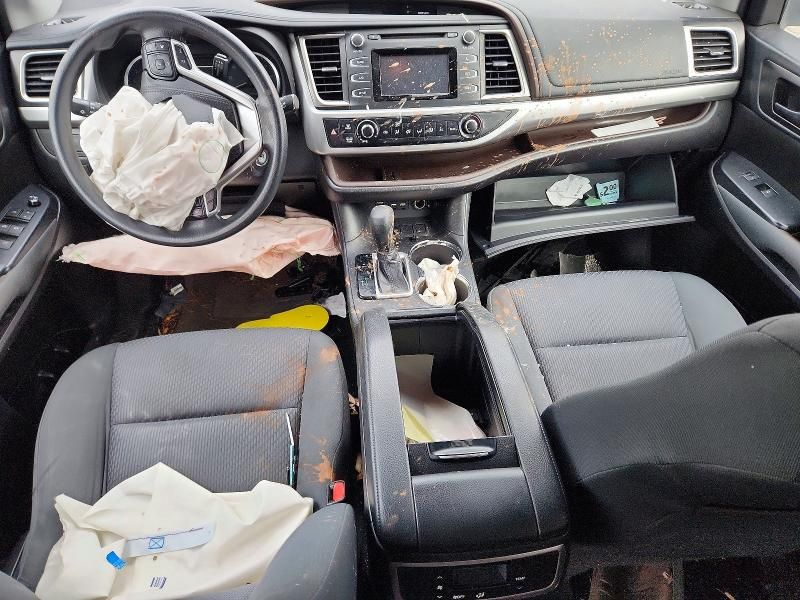 2019 Toyota Highlander le