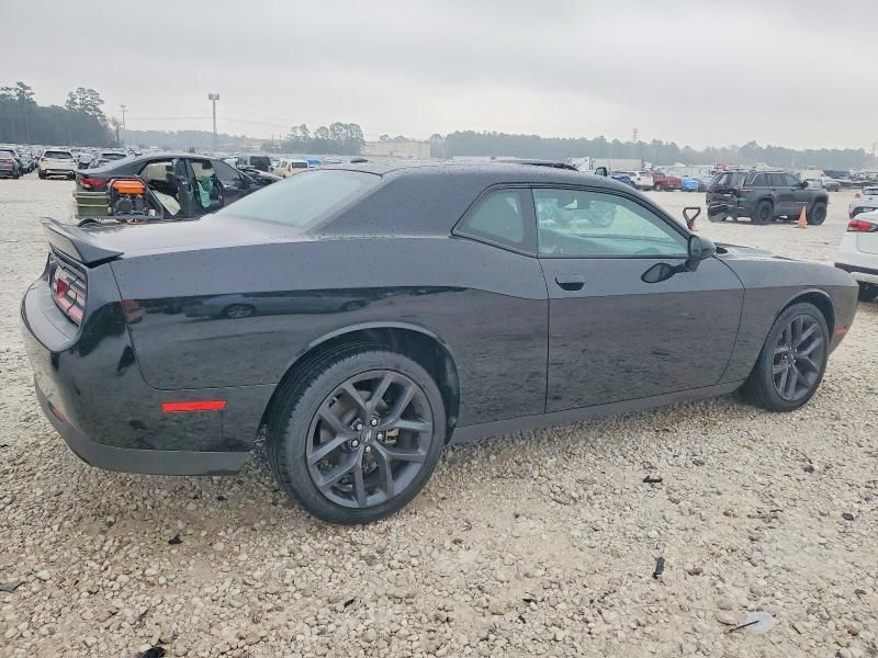 2022 Dodge Challenger sxt