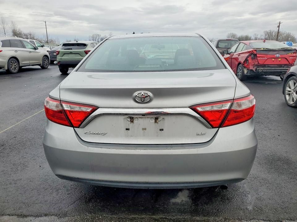 2016 Toyota Camry le