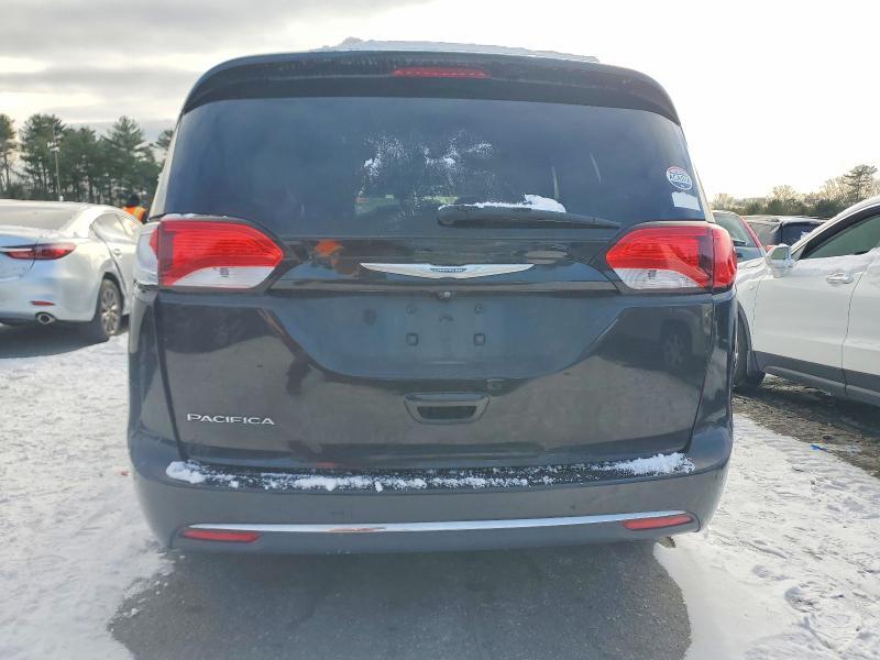 2017 Chrysler Pacifica Touring l