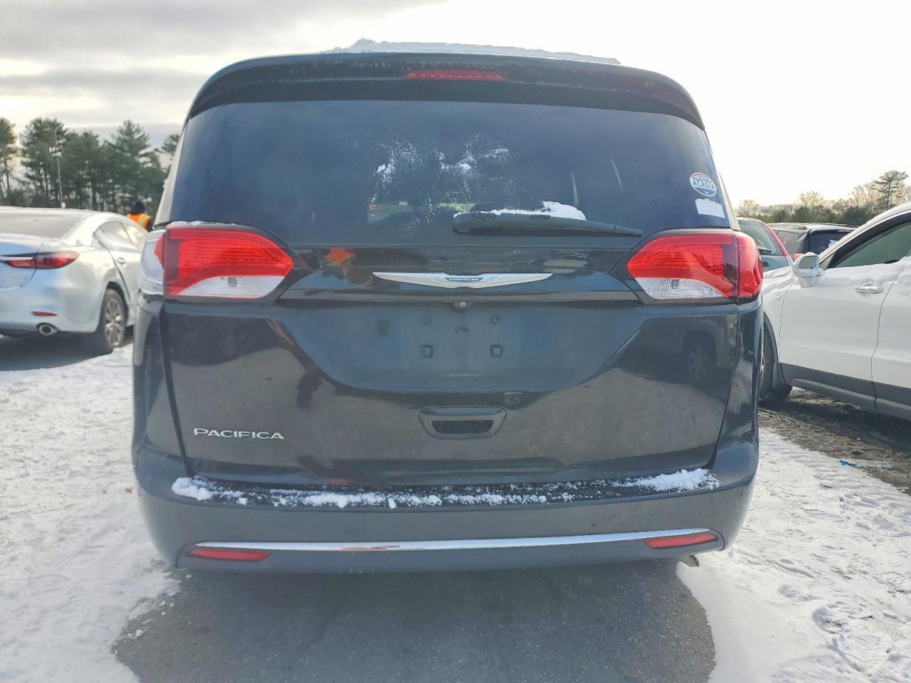 2017 Chrysler Pacifica Touring l
