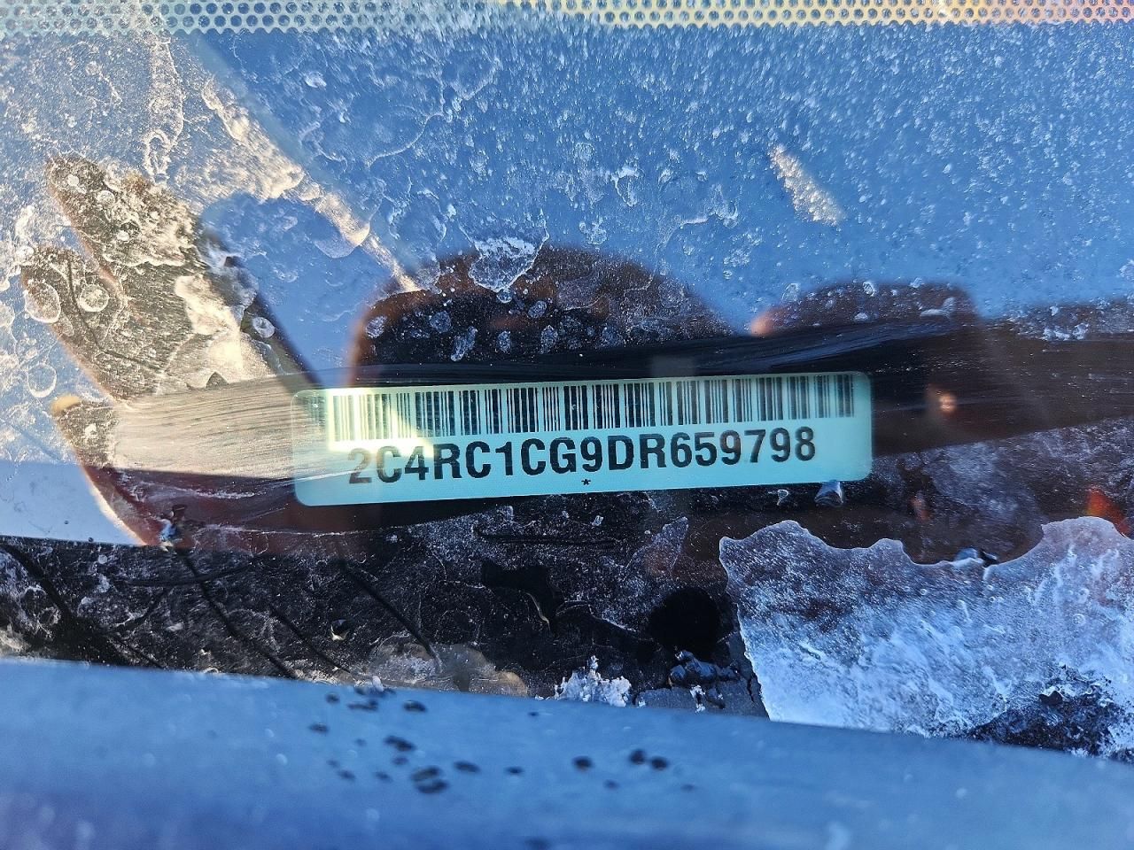 2013 Chrysler Town & Country Touring l