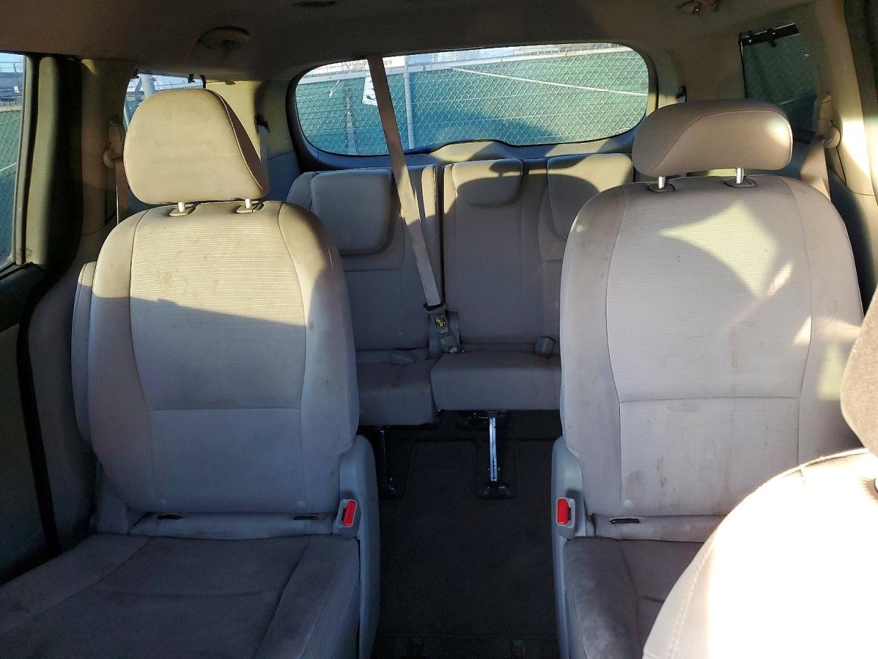 2015 KIA Sedona lx