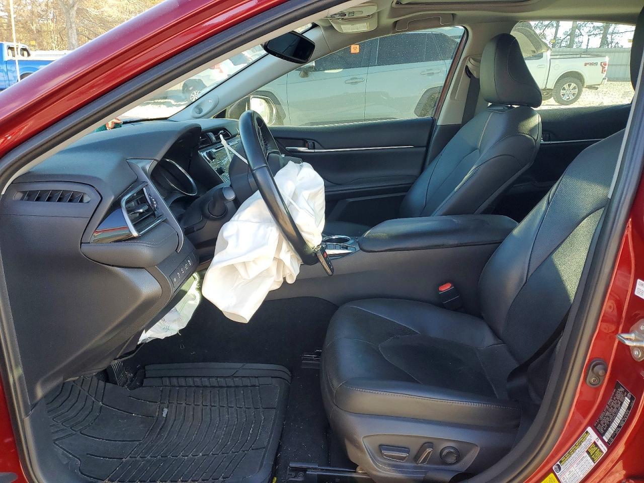 2020 Toyota Camry xle