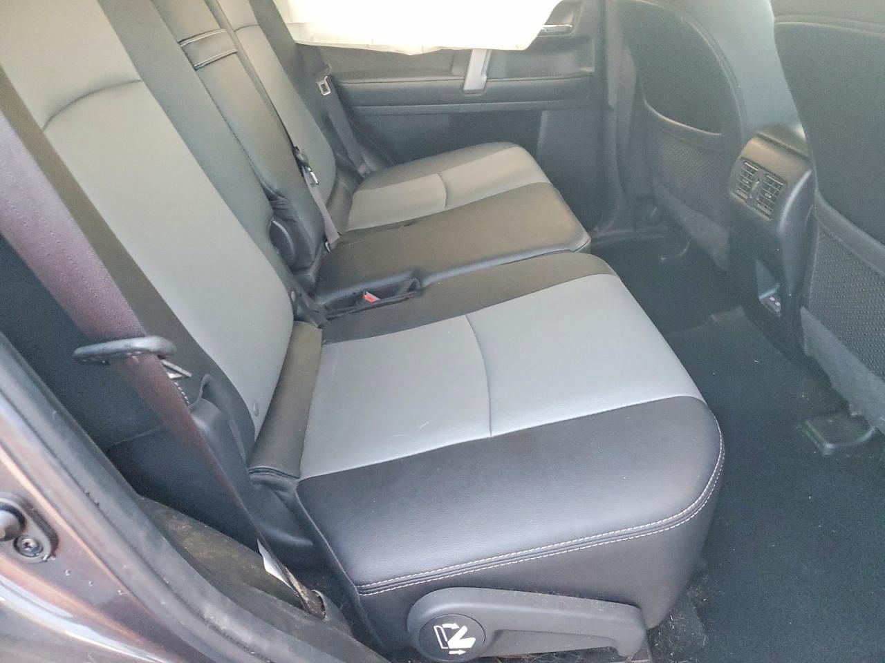 2023 Toyota 4runner se