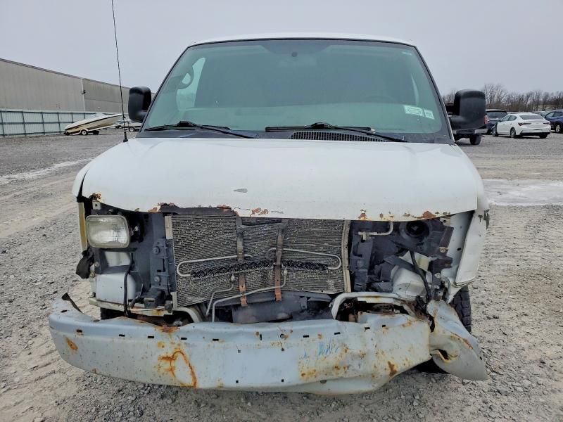 2015 Chevrolet Express 2500 Delivery van