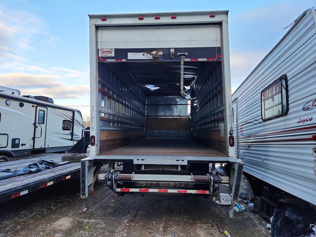 2019 Freightliner M2 106 med