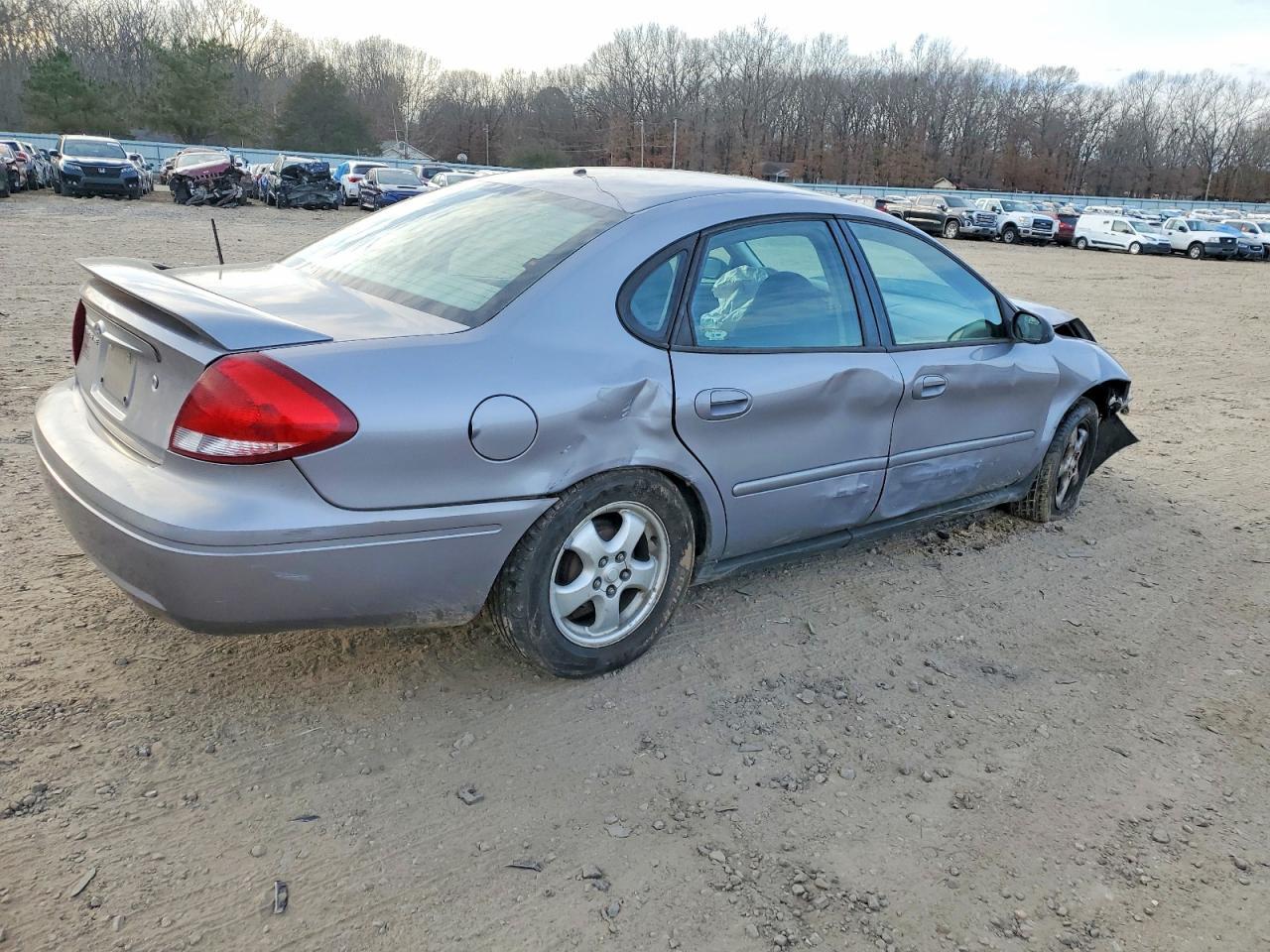 2006 Ford Taurus se