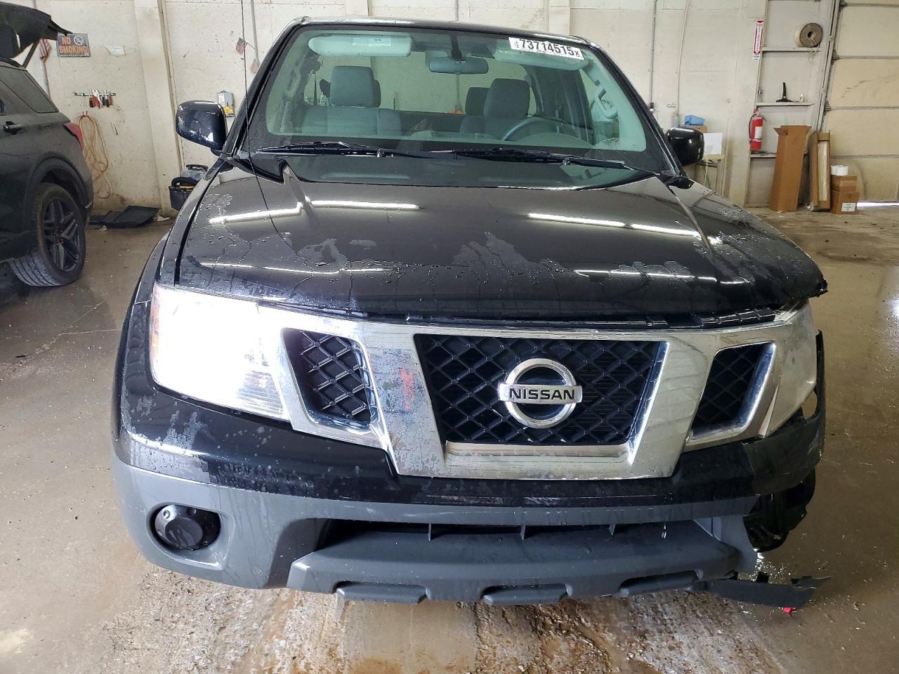 2017 Nissan Frontier s