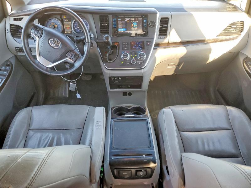 2015 Toyota Sienna xle