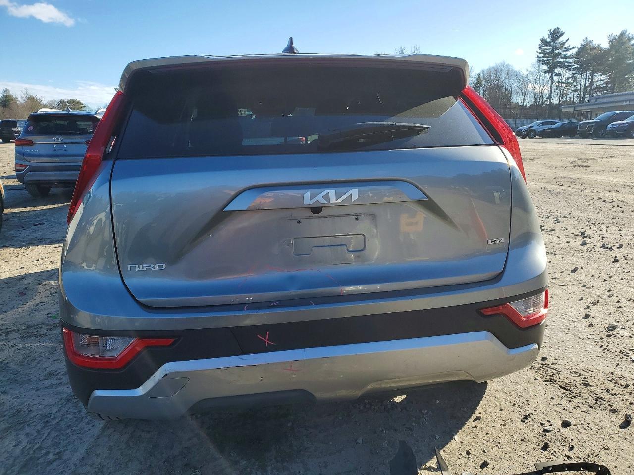 2023 KIA Niro lx