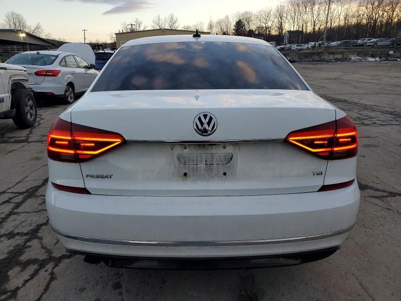 2017 Volkswagen Passat R-line