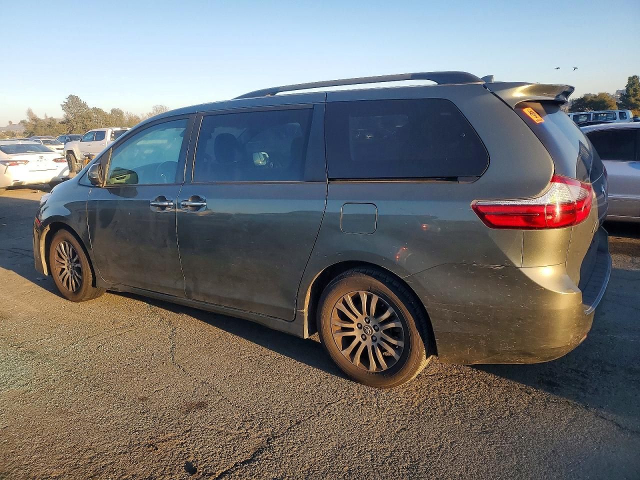2020 Toyota Sienna xle