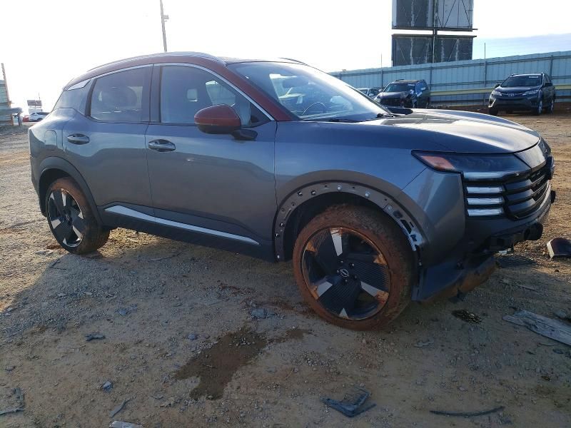 2025 Nissan Kicks sr