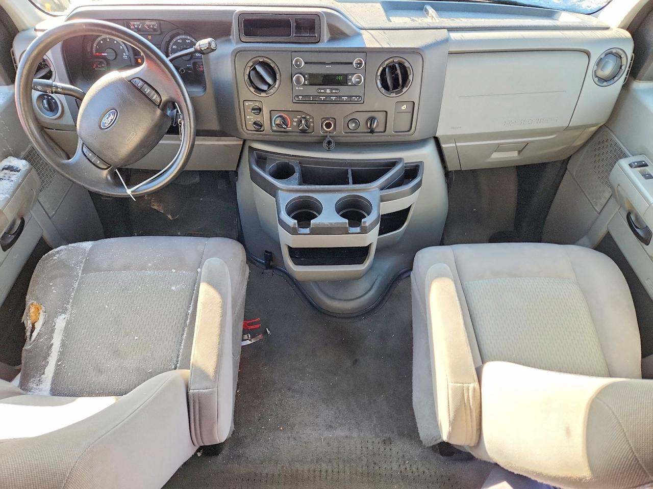 2013 Ford Econoline E350 Super Duty Wagon