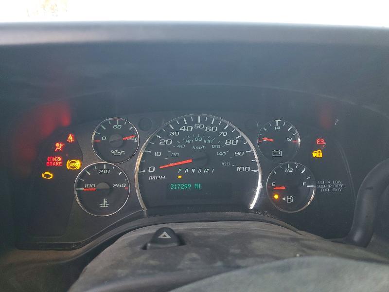2015 Chevrolet Express box Truck