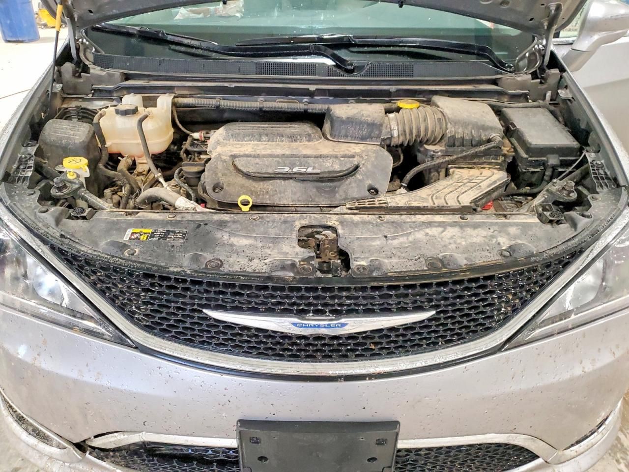 2017 Chrysler Pacifica Touring l