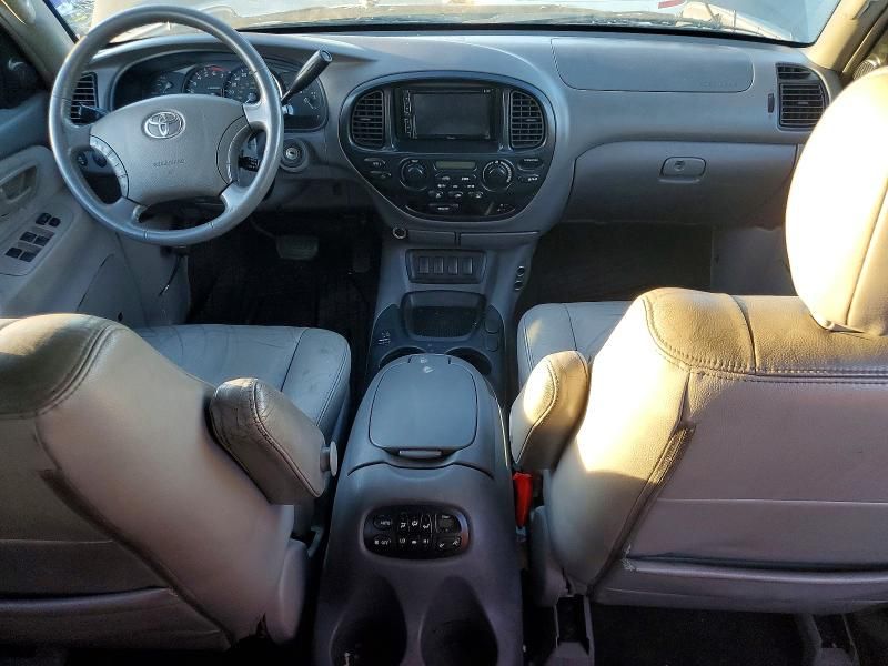 2005 Toyota Sequoia SR5