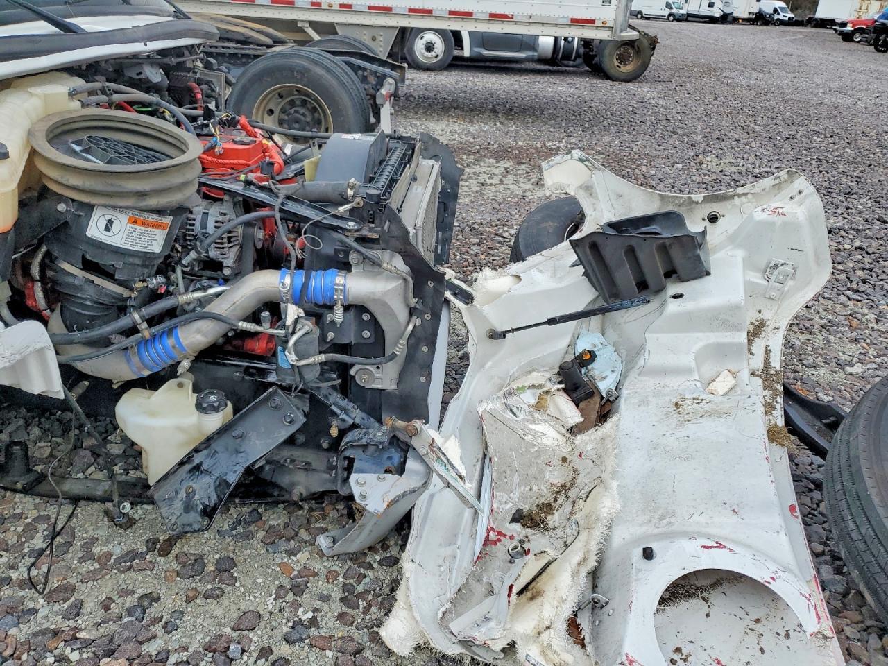 2019 Freigliner 2019 Freightliner Business Class M2 BOX Truck