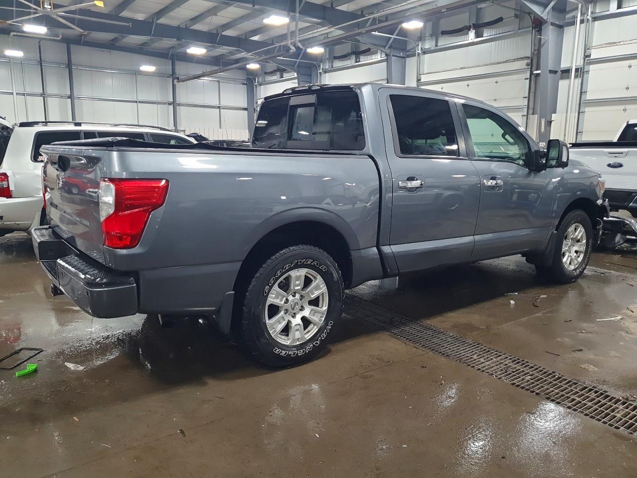 2018 Nissan Titan SV