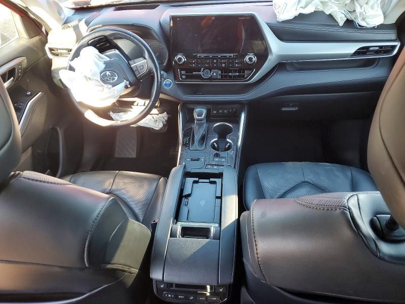 2021 Toyota Highlander Hybrid Platinum