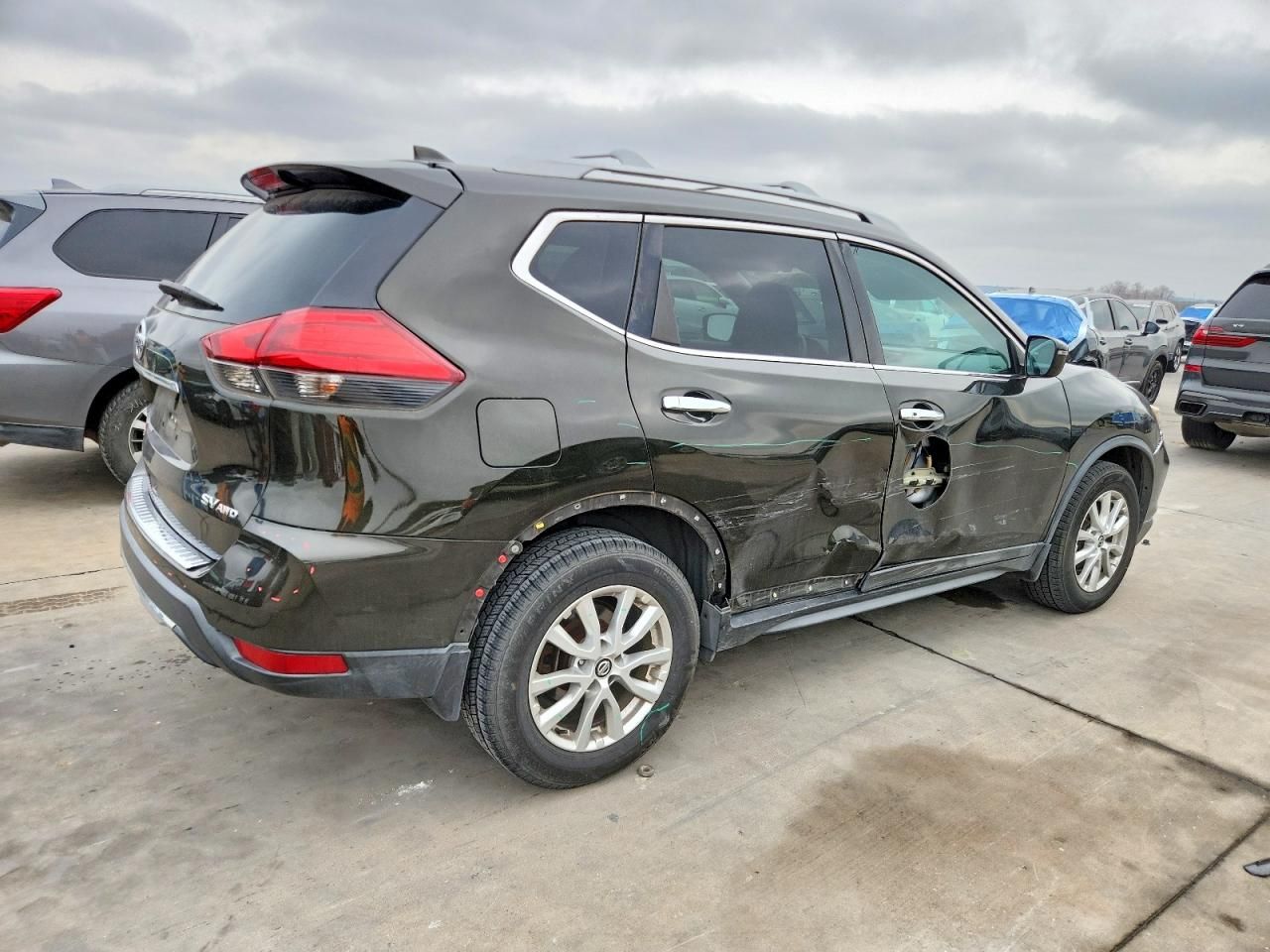 2017 Nissan Rogue sv