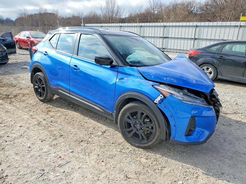 2023 Nissan Kicks sr