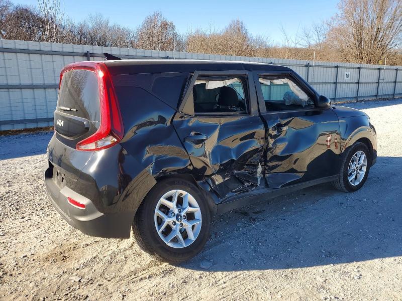 2022 KIA Soul lx