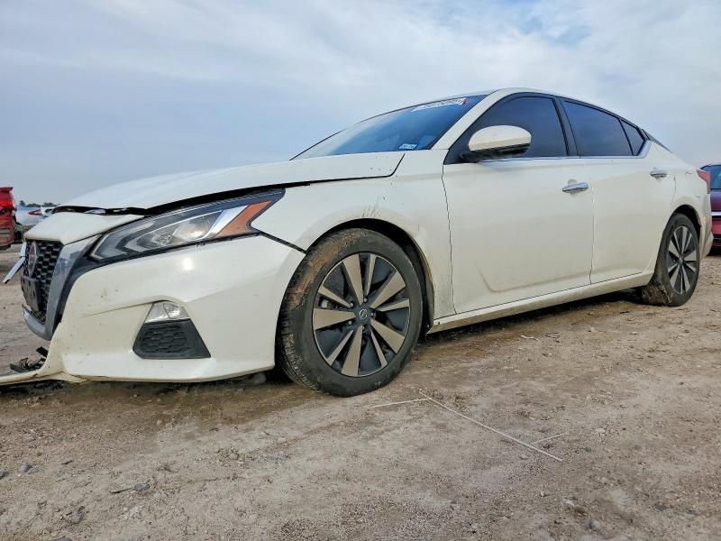 2022 Nissan Altima 2.5 sv