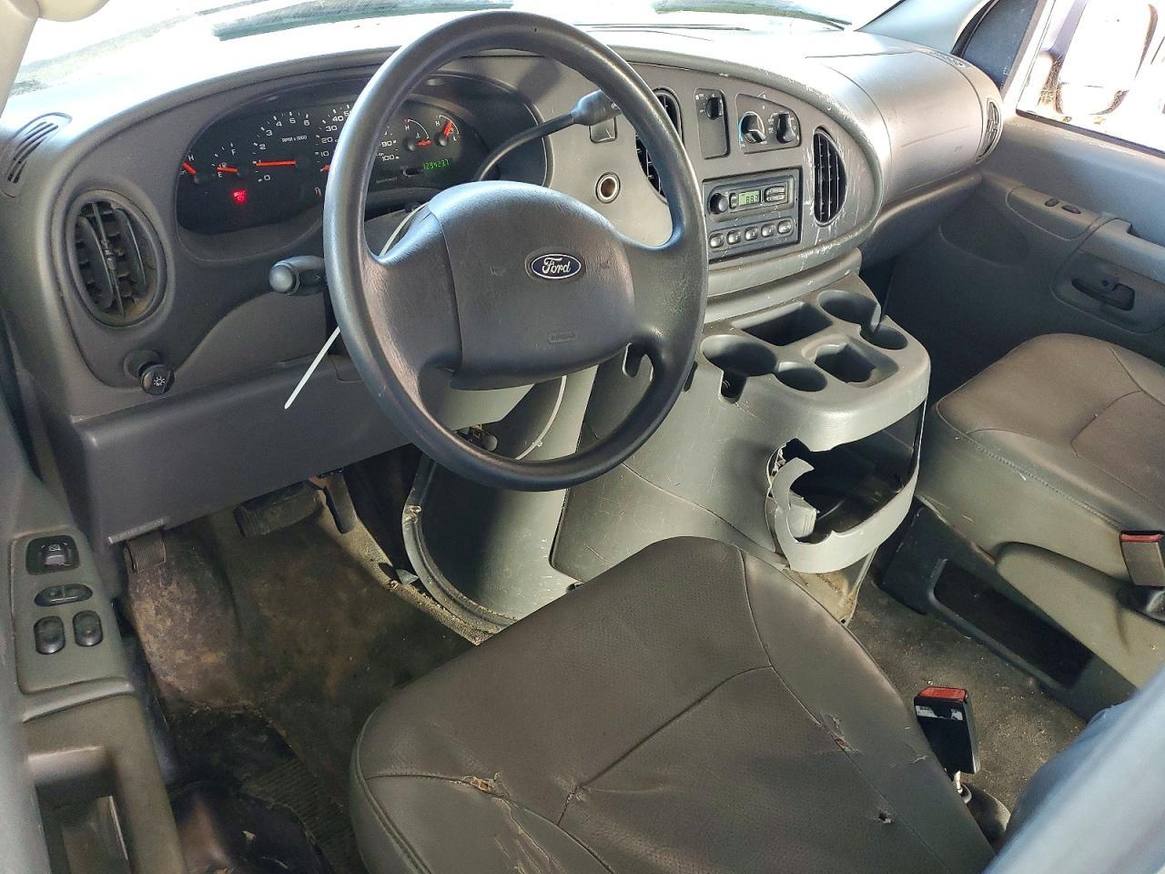 2004 Ford Econoline E150 van